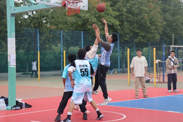 2b1e87bc12d54490b97bcdef76645381.jpg