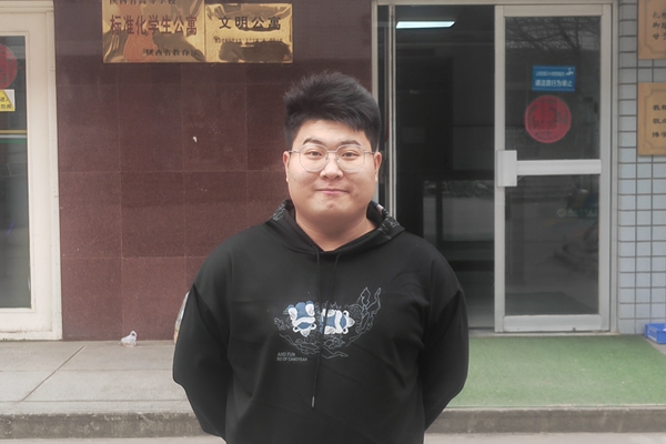 20d61262b6804901ad987ec62c190f8c.jpg 赵祎祺_副本.jpg
