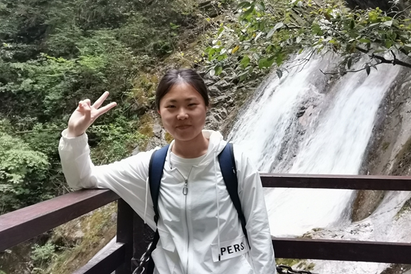 5a455231b77a43c183bcba3a8285a4bf.jpg 李梦阳_副本.jpg