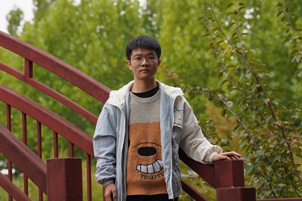 60ffbf2c8b0540058085730fa8d57d10.jpg 李振兴_副本.jpg