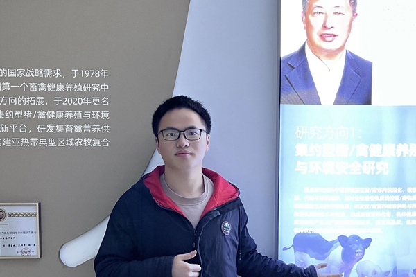 7423d968bd99410197fe17de1b777c49.jpg 李奇隆_副本.jpg